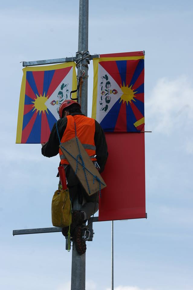 Xi's Historic Czech Visit Stained By Free Tibet Protests