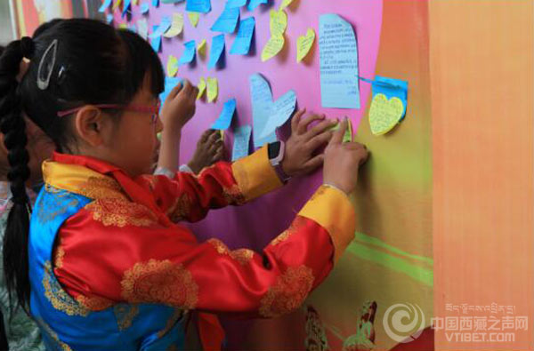 A Girl Writing Her Not To The Pink Heart