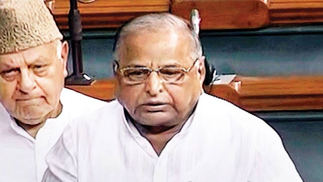 Mulayam Singh Yadav Speaking in the Parliament