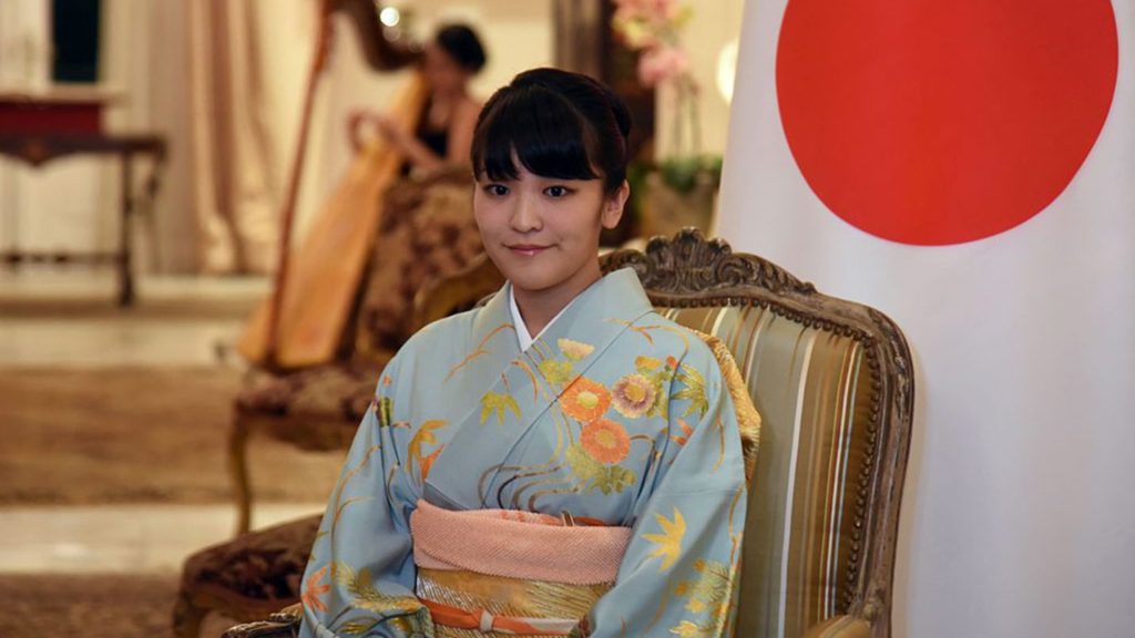 The Japanese Royal Family is shrinking with very few heirs present.