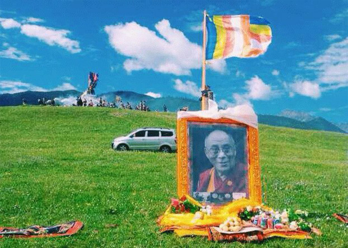 Wechat Enabled Tibetans To Pass Their Prayers For Dalai Lama’s Health