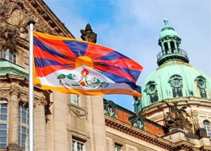 1212 German Mayors Hoist Tibetan National Flag On March 10