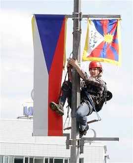 Xi’s Historic Czech Visit Stained By Free Tibet Protests