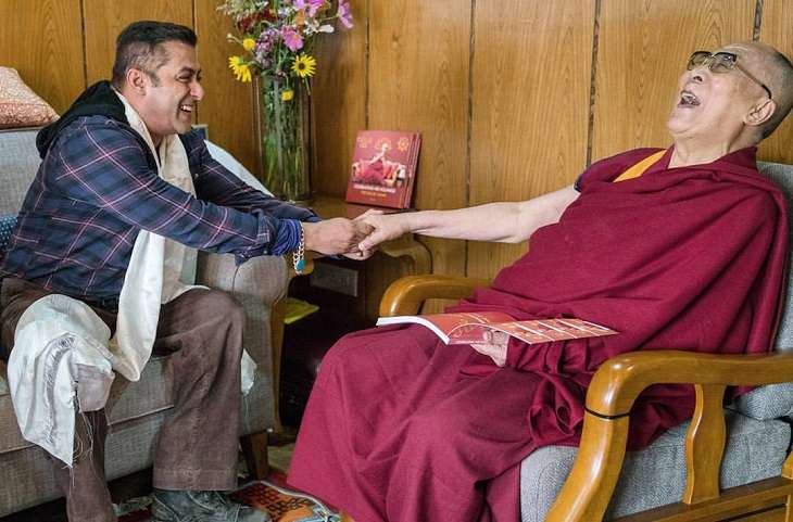 Bollywood Superstar Meets H. H. The Dalai Lama In Ladakh