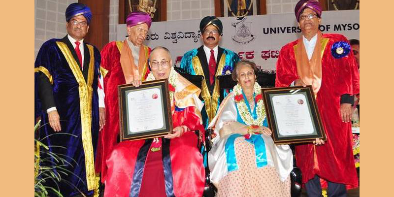 Dalai Lama Conferred Honorary Doctorate At University Of Mysuru