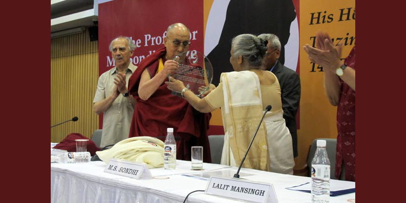 Dalai Lama Awarded M L Sondhi Prize International Politics 2016