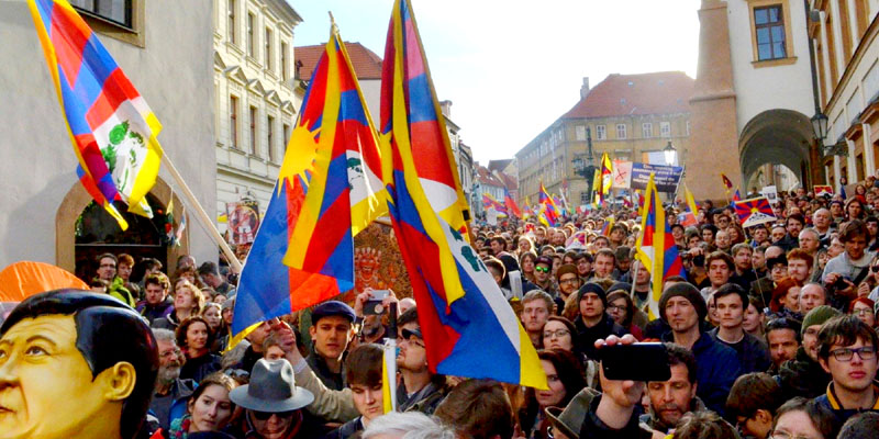 Police Removing Tibetan Flags During Xi's Visit Unlawful: Czech Court