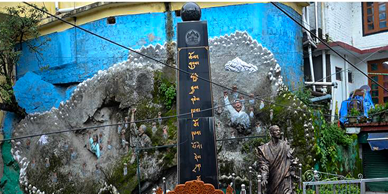 Danish Students Group Renovate Tibetan Martyrs Pillar