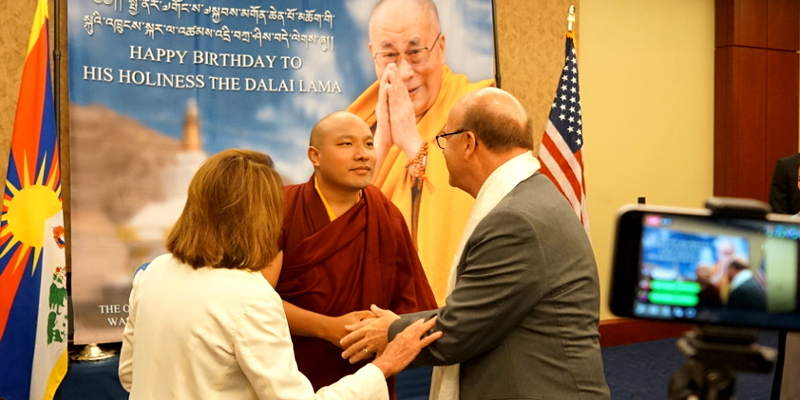 India Doubts About Gyalwang Karmapa's Return from US