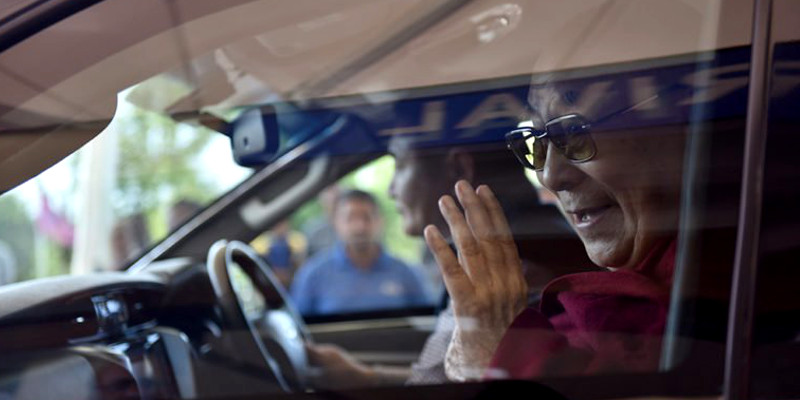 Dalai Lama flies Back to Delhi, To Remain in Hospital for Few Days