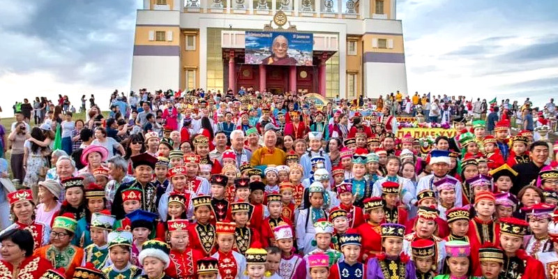 6000 Kalmyks Gather for ‘Offering of Melody’ Dedicated to Dalai Lama’s Long Life