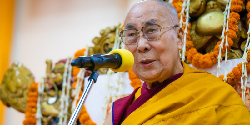 Former CTA Staffs to Make Long Life Offerings to Dalai Lama