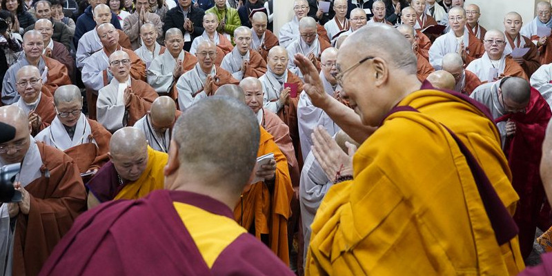 His Holiness Dalai Lama Begins 3 Days Teaching for Koreans