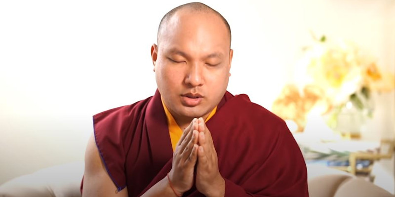 Karmapa Holds Online Prayer Sessions for Coronavirus Pandemic to Subside