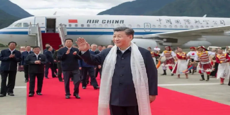Xi Jinping pays a visit to the Tibetan border region.