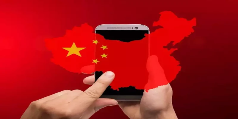 Lithuania to require its people to return their Chinese smartphones.