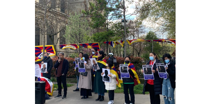 Tibetans Protest Outside Chinese Embassy in Paris