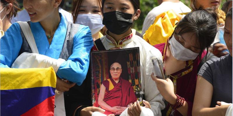 After Immediately Accusing the Dalai Lama, They Apologize in Regret